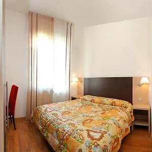 Hotel Garibaldi, San Quirico dʼOrcia